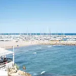 ¡Impactante Apartamento A Cero Linea De Mar!