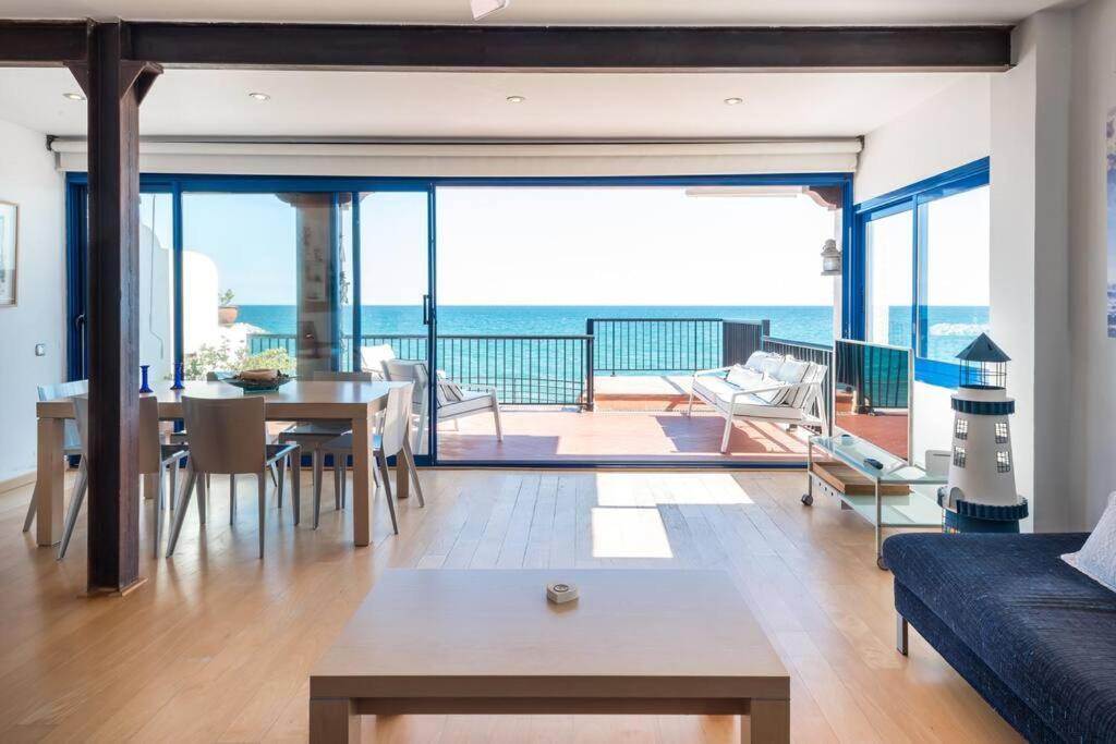 ¡impactante Apartamento A Cero Linea De Mar! Apartamento Tarragona