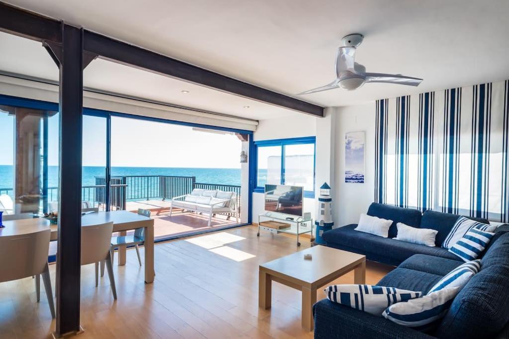 ¡impactante Apartamento A Cero Linea De Mar!