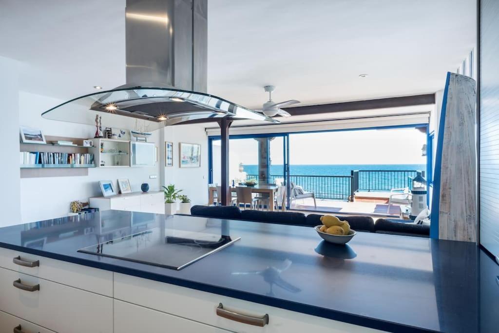 ¡impactante Apartamento A Cero Linea De Mar! Appartement